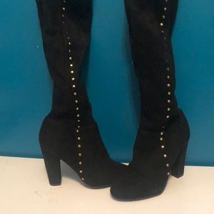 Black heel boots